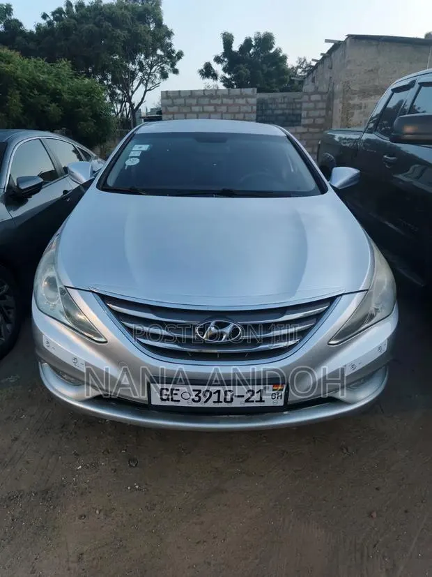 Hyundai Sonata 2012 Silver · Photo 1