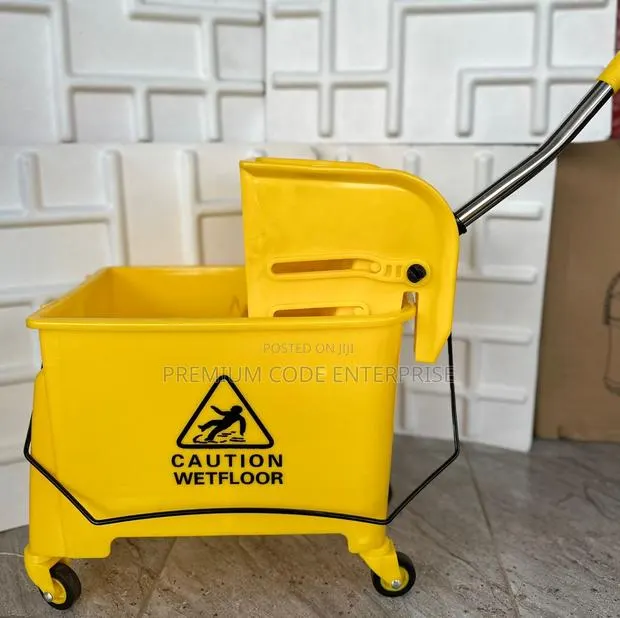 Industrial Mop Bucket, 20-Liter · Photo 1