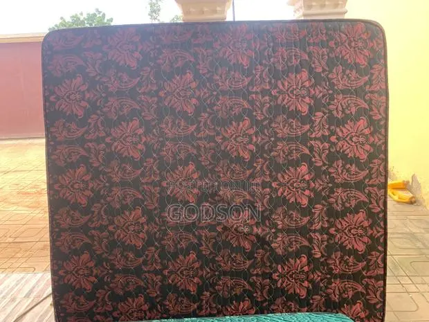 Kingsize Mattress · Photo 1