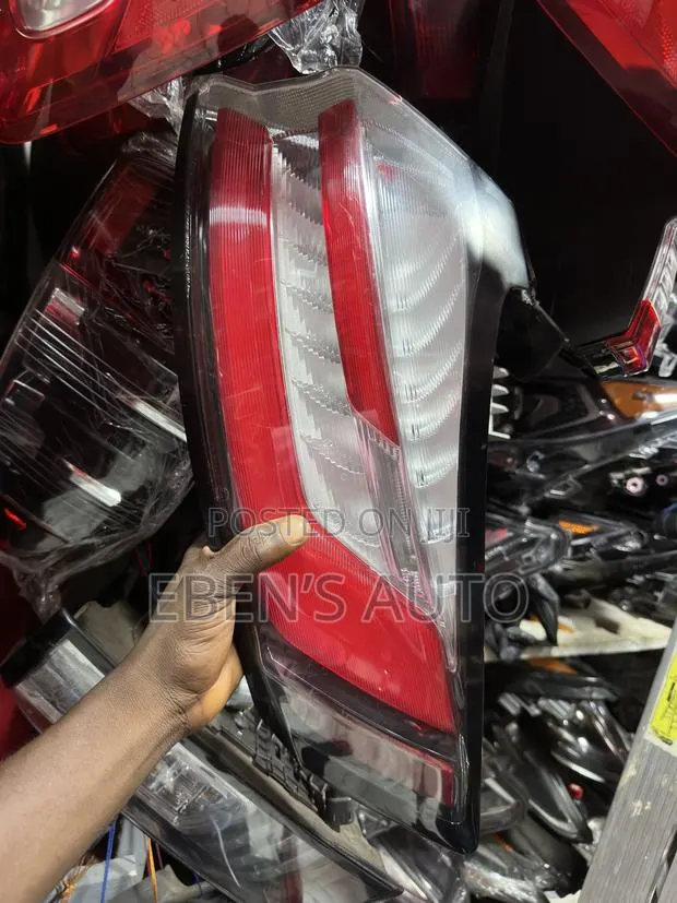 Ford Edge 2023 Taillights · Photo 1