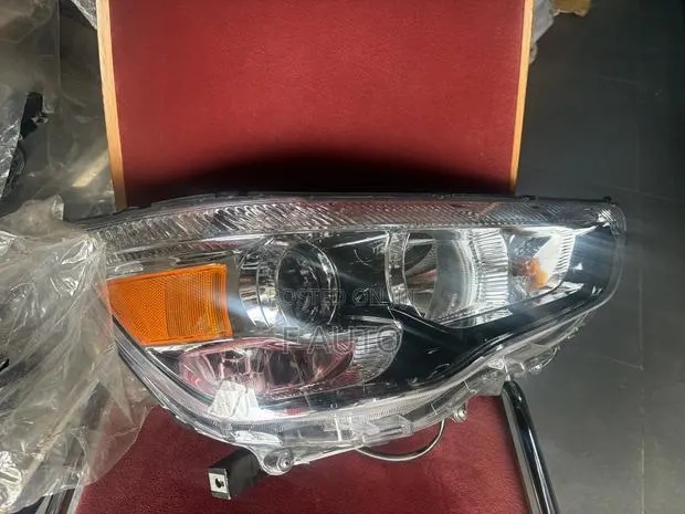 Mitsubishi Outlander ASX 2013,2016,2017,218 Headlight With Charger · Photo 1