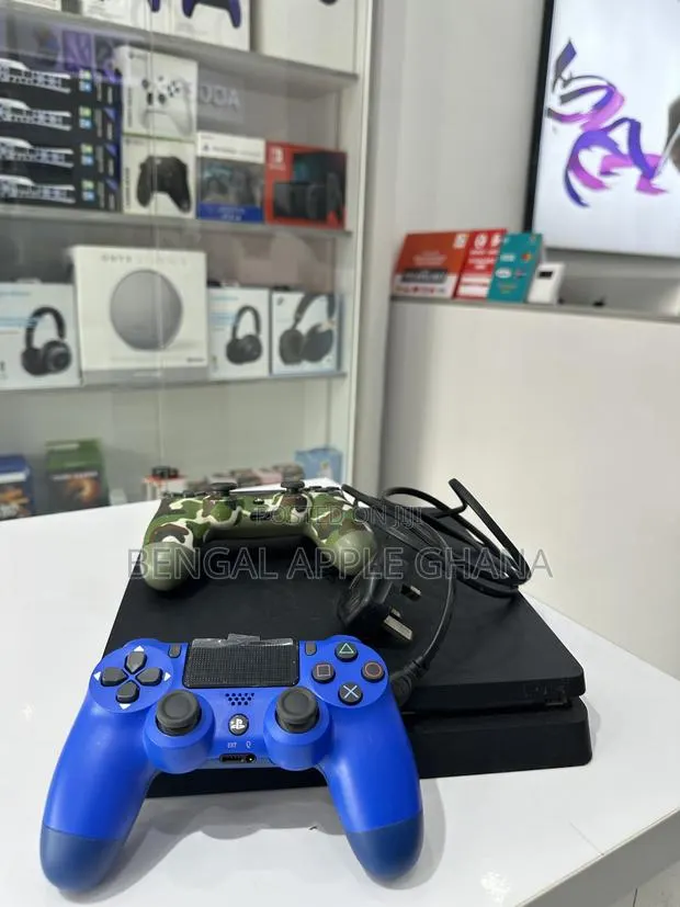 PlayStation 4 Slim