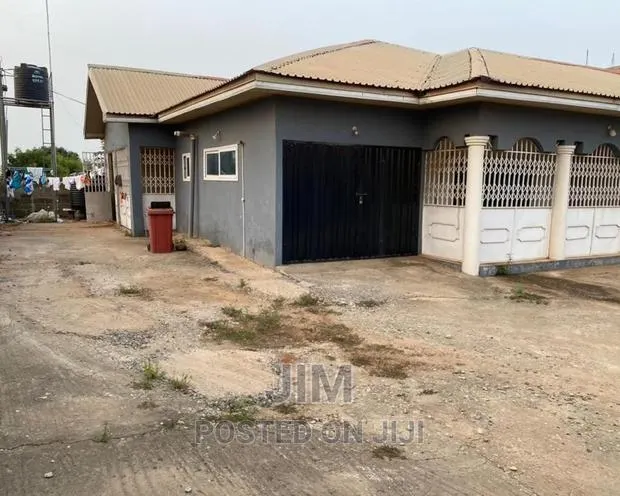 4 Bedroom House for Sale at Ablekuma. · Photo 1
