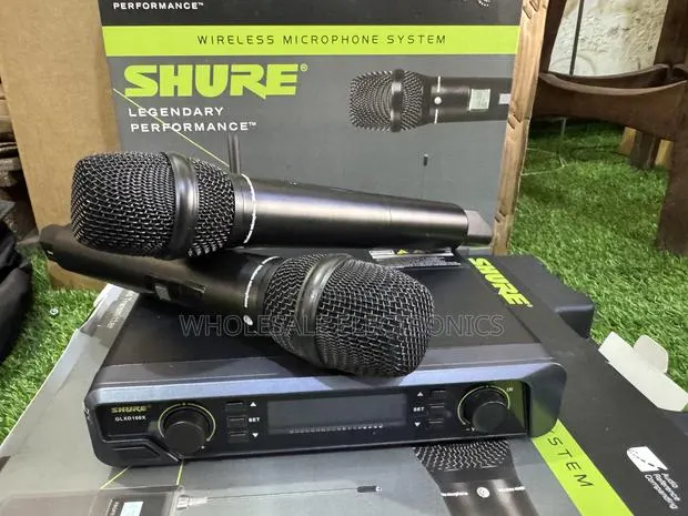Shure GLXD100X Wireless Microphone · Photo 1