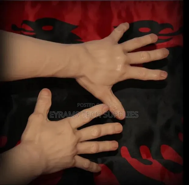 Ultra Realistic Arm Full Length To Elbow · Photo 1