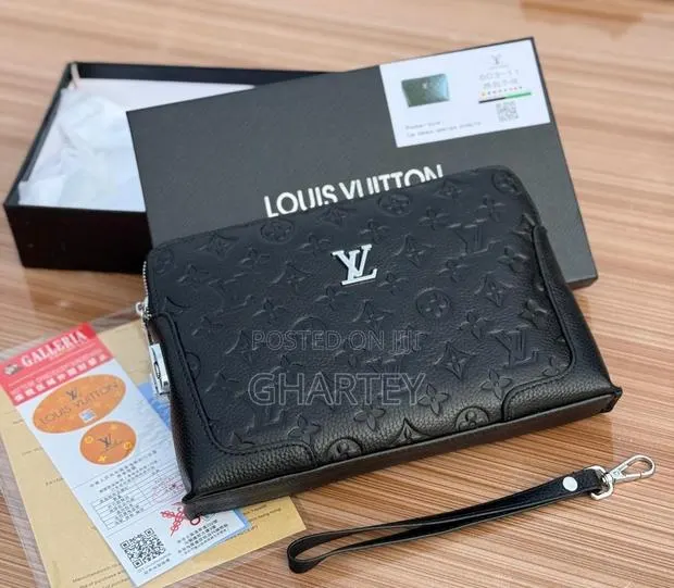 Louis Vuitton All Black Quality Leather Logo Display Clutch Bag · Photo 1
