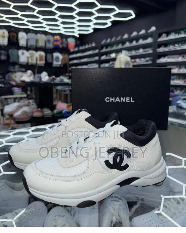 Original Chanel Mesh/Calfskin White · Photo 1