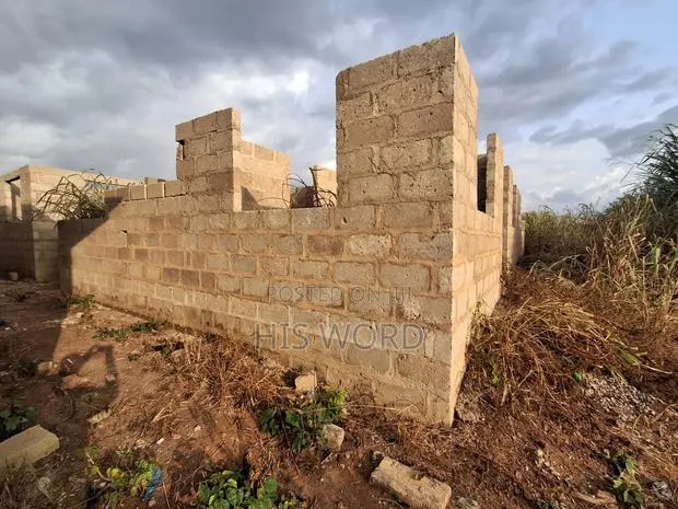 4bdrm House in Abuabugya New Site, Kwabre for Sale