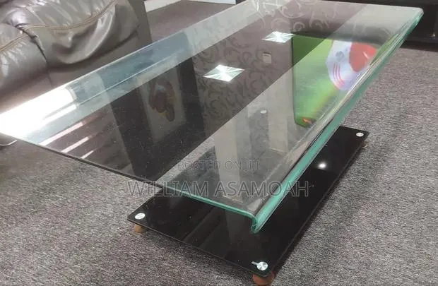 Glass Center Table · Photo 1