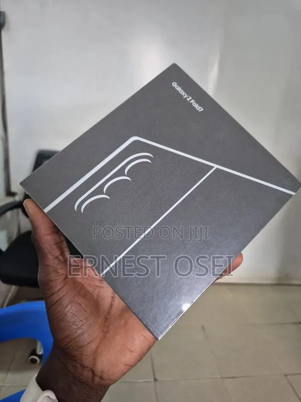 New Samsung Galaxy Z Fold7 256 GB Black · Photo 1