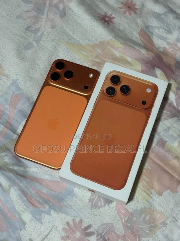 Apple iPhone 17 Pro Max 512 GB Orange · Photo 1