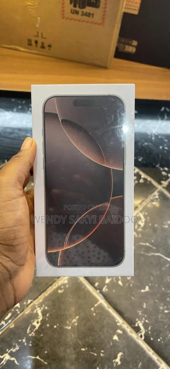 Apple iPhone 16 Pro Max 256 GB Gray · Photo 1