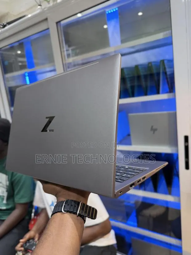 Laptop HP ZBook Power G9 i7 32GB Intel Core i7 SSD 512GB · Photo 1