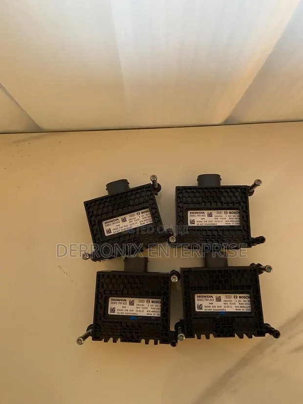 Honda 17-22 CRV Radar Module · Photo 1