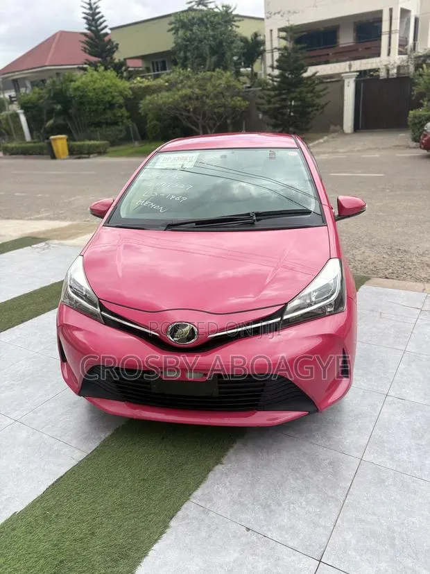 Toyota Vitz 1.3 FWD 5dr 2015 Pink · Photo 1
