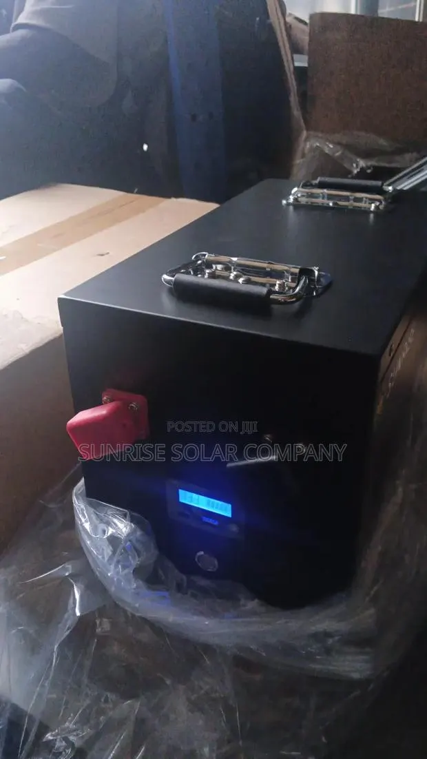 Solar Lithium Battery 12.8v 100ah With a Charger · Photo 6