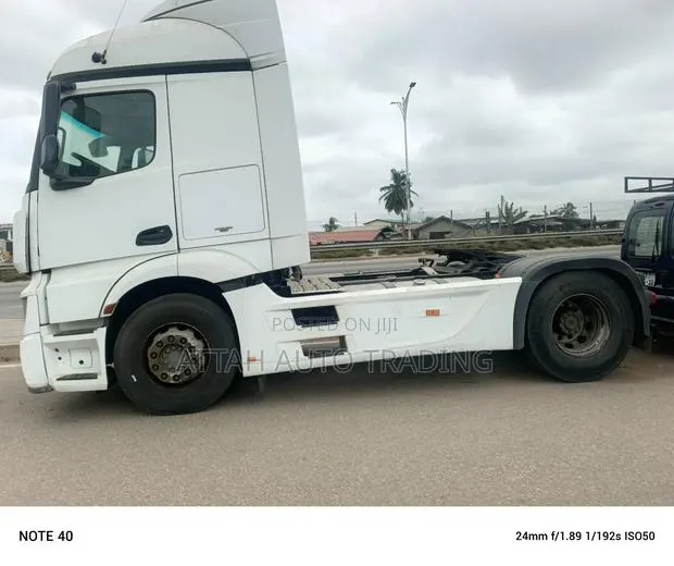 Single Axle Truck · Photo 1