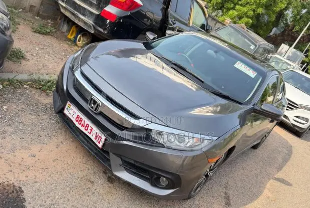 Honda Civic 2019 Gray · Photo 1
