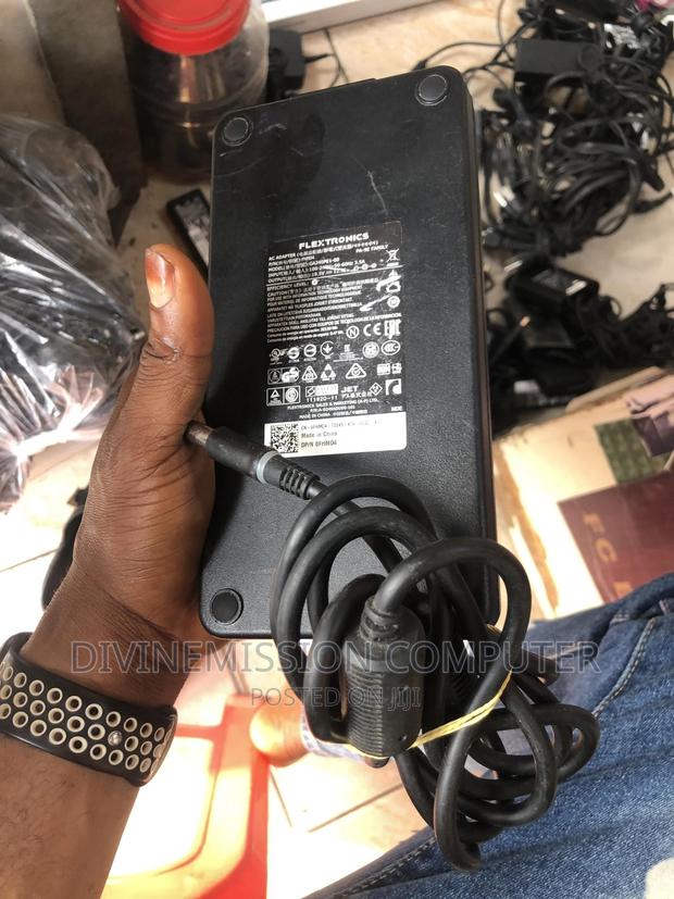 Dell Big Pin 240w, 19.5–12.3a Home Used Charger/Adapter · Photo 1