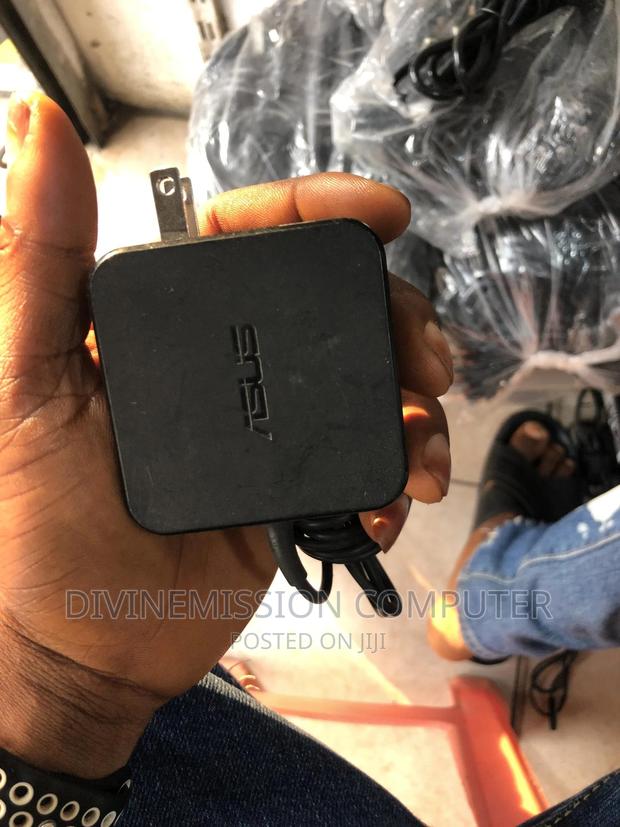 Asus Small Pin Original Home Used Charger,19v ~2.37A · Photo 3