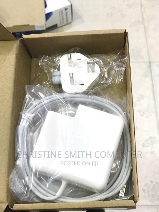 Original Mac Book Pro Charger · Photo 2