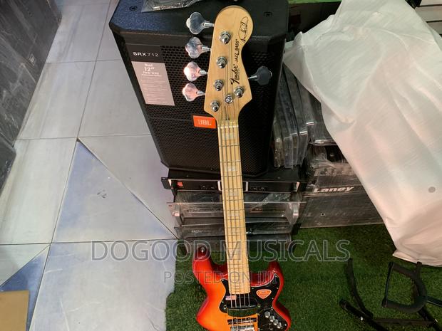 Fender JAZZ BASS Active Guitar · Photo 1