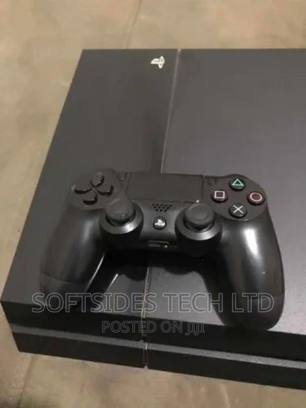 Playstation 4 Ps4 Standard With Controller and Accessories · Photo 2
