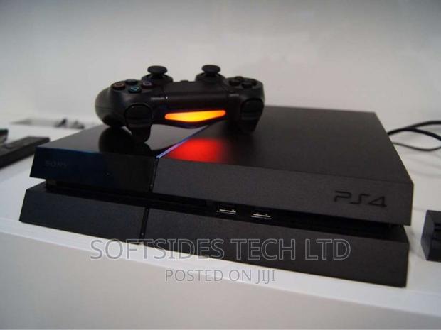 Playstation 4 Ps4 Standard With Controller and Accessories · Photo 1