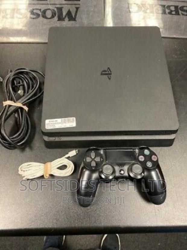 Playstation 4 Ps4 Standard With Controller and Accessories · Photo 3
