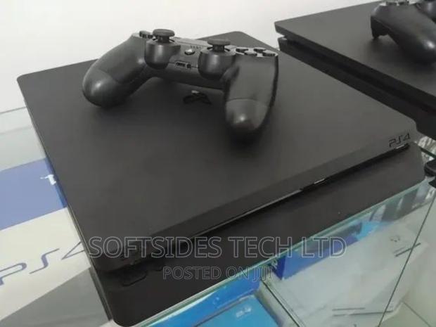 Playstation 4 Standard Slim Quality Home Used. · Photo 1