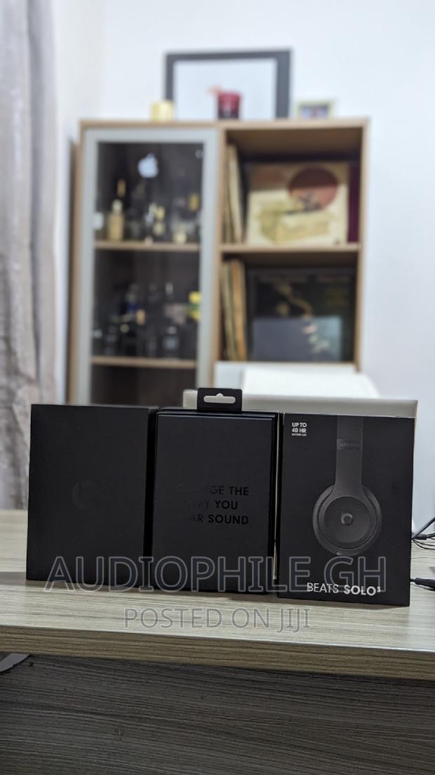 Beats Solo 3 True Wireless on Ear Headphones · Photo 4