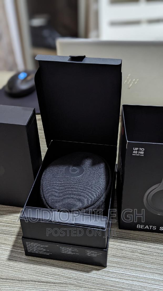 Beats Solo 3 True Wireless on Ear Headphones · Photo 5