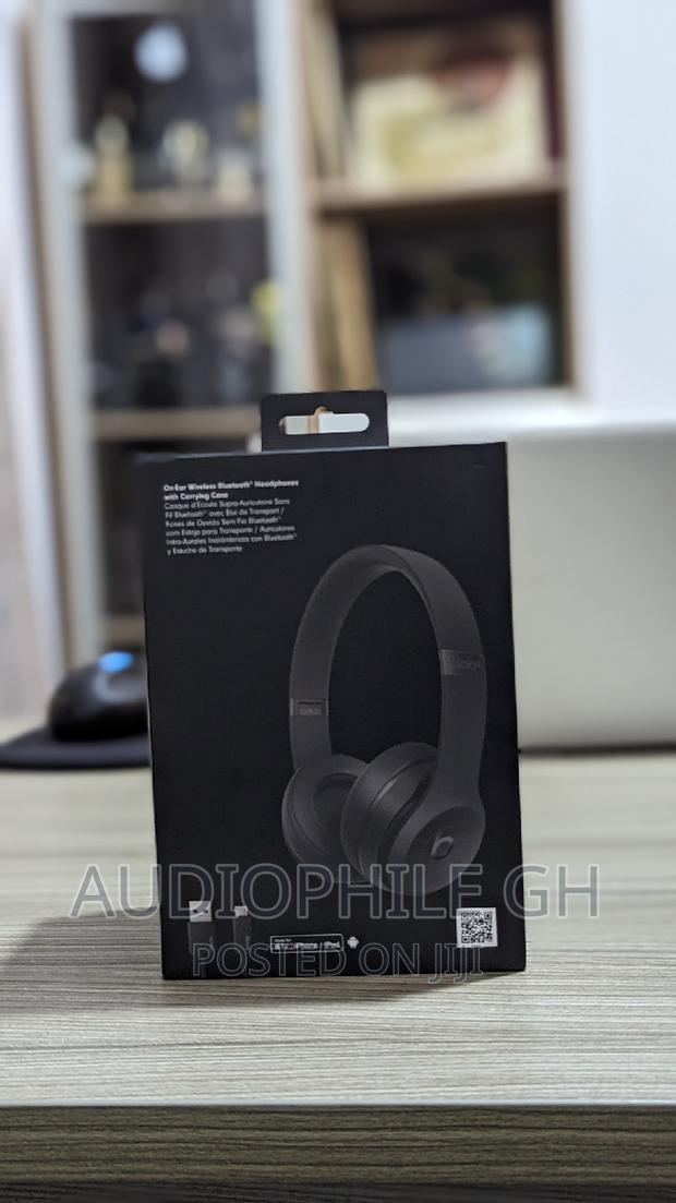 Beats Solo 3 True Wireless on Ear Headphones · Photo 2