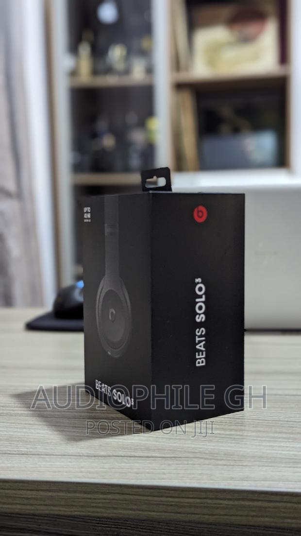 Beats Solo 3 True Wireless on Ear Headphones · Photo 3