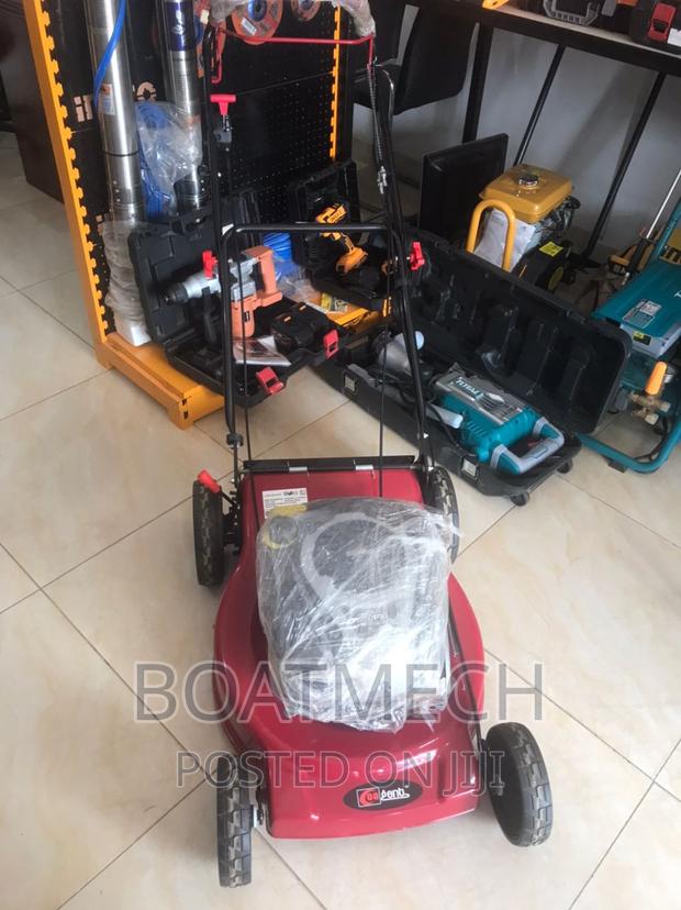 Briggs Stratton Lawn Mover · Photo 1