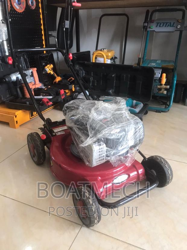 Briggs and Stratton 2.47KW Lawn Mower · Photo 2