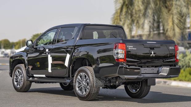 New Mitsubishi L200 2023 Black · Photo 6