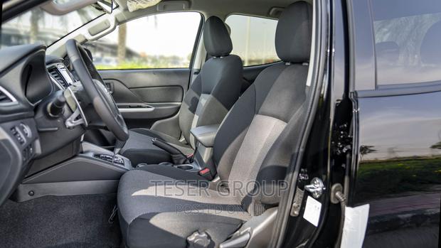 New Mitsubishi L200 2023 Black · Photo 7