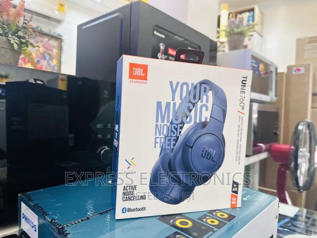 Immersive Yourself With JBL Tune 760 Headphones · Photo 1