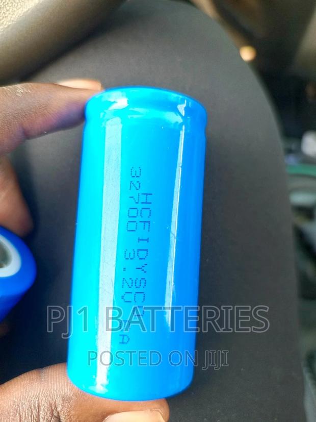 3.2v Lithium Battery · Photo 2