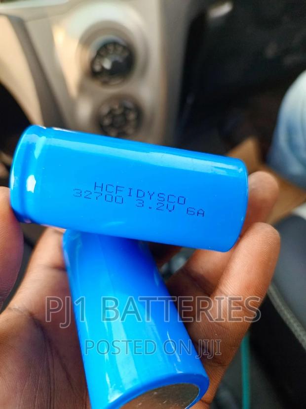 3.2v Lithium Battery · Photo 6