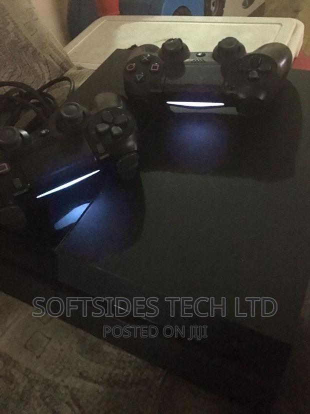 Uk Used Playstation 4 or Ps 4 Standard With Controller. · Photo 3