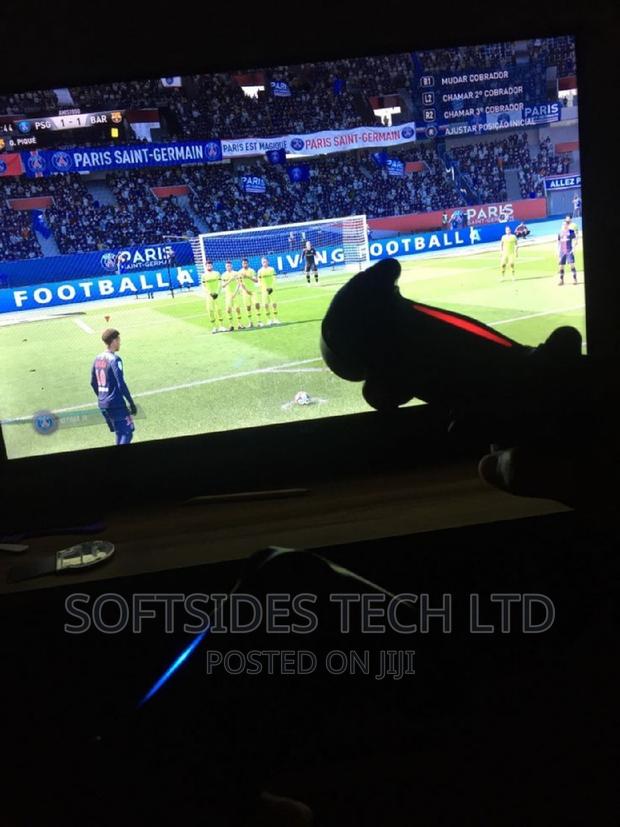 Uk Used Playstation 4 or Ps 4 Standard With Controller. · Photo 2