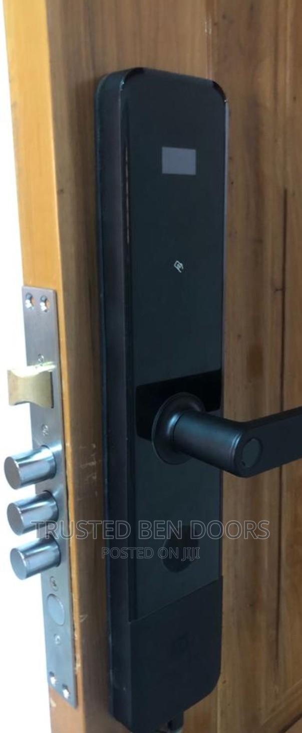 Paladin Turkish Security Smart Locks (Fingerprint+Card+Code) · Photo 1