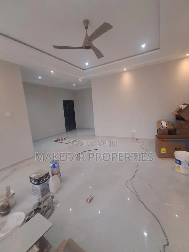 3bdrm Apartment in School Junction for rent