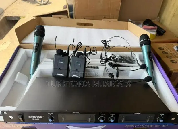 Shure U-6600 Wireless Microphone System (2hand,2lapel) · Photo 1