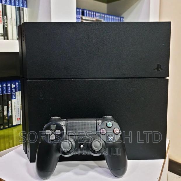 Quality Playstation 4 Standard From Uk, 500gb 1 Controller · Photo 1