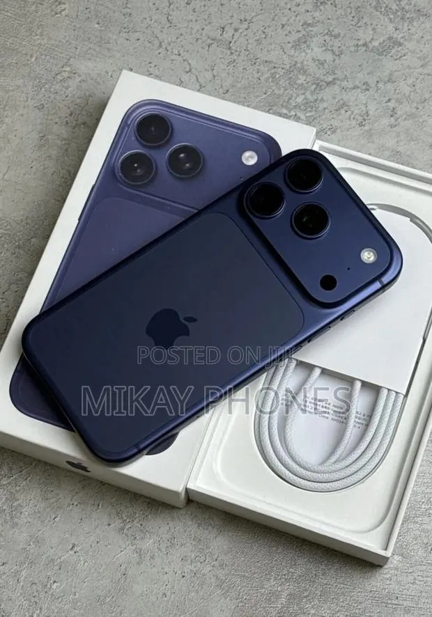 Apple iPhone 17 Pro Max 512 GB Blue · Photo 1