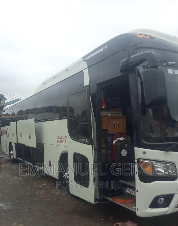Bus Rental · Photo 3