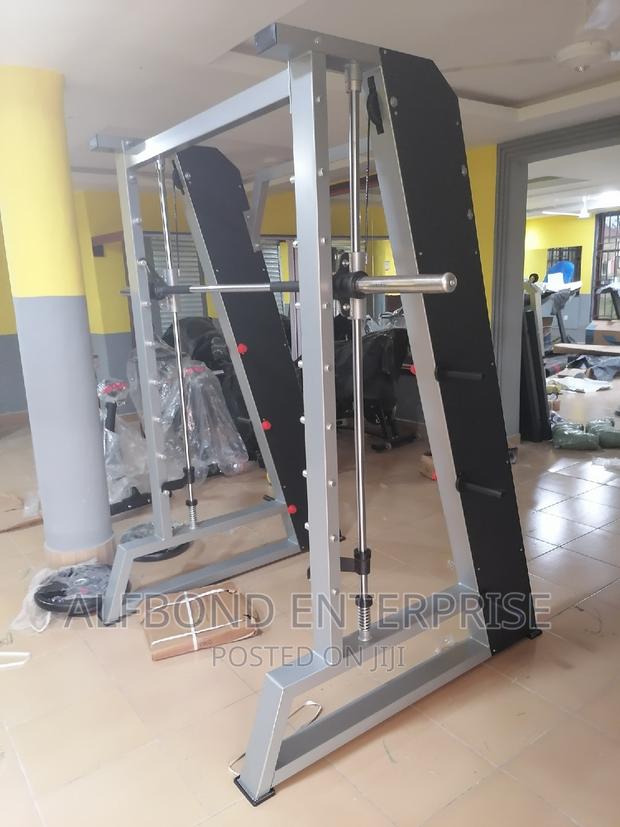 Durable Commercial Smith Machine · Photo 2